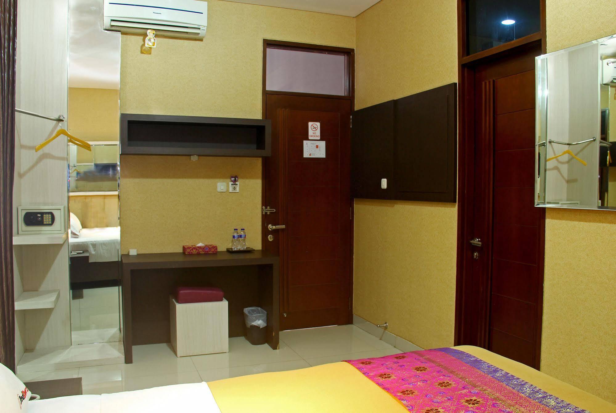 Reddoorz Plus @ Natuna 반둥 외부 사진